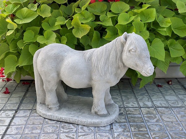 Скульптура Пони