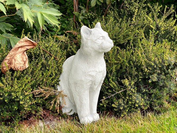 Скульптура Кошка сидит