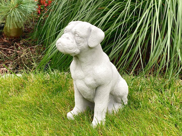 Скульптура Собака сидит