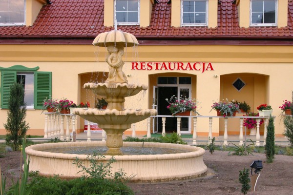 Фонтан скульптурный Дети под зонтом