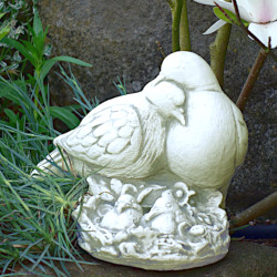 Скульптура декоративная Семейство голубей