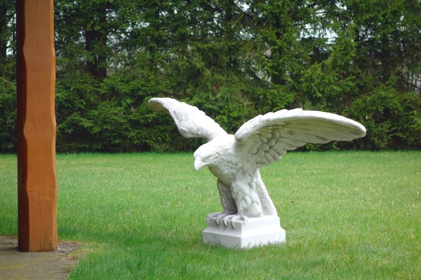 Скульптура декоративная Орел