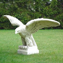 Скульптура декоративная Орел