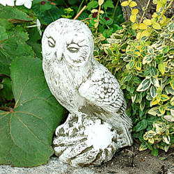 Скульптура Сова смотрит вправо