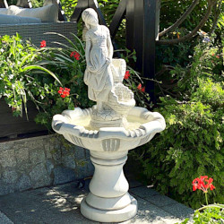 Фонтан Девушка у родника