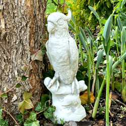 Скульптура  Попугай сидит на ветке