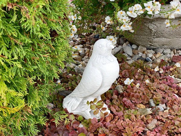 Скульптура Голубь