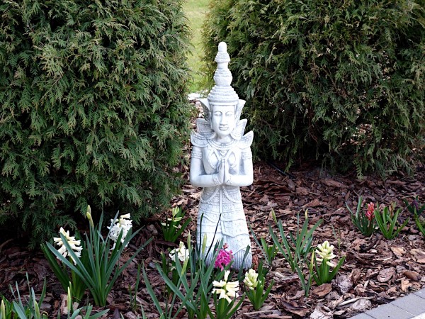 Скульптура тайская Божество на коленях