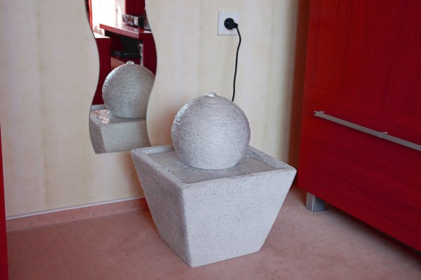 Фонтан современный Квадрат с шаром