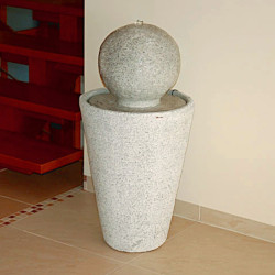 Фонтан декоративный конусный с шаром