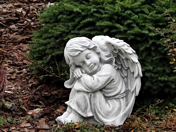 Скульптура классическая Ангел девочка спит