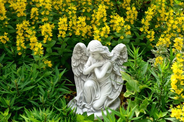Скульптура Ангел девушка сидит