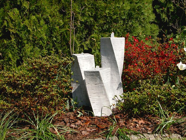 Фонтан современный Плачущие столбы