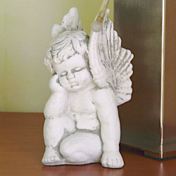 Скульптура Ангелочек с крыльями