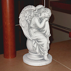 Скульптура Ангел девушка на шаре