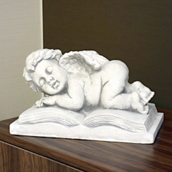 Скульптура Ангел спит на книге