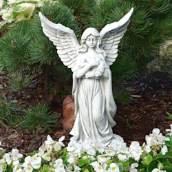Скульптура ангела Девушка с венком