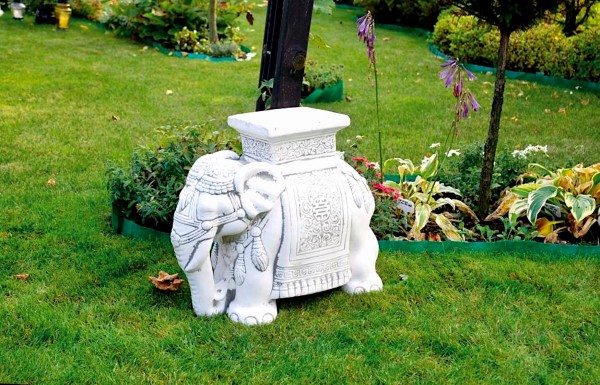 Столб индийский, слон