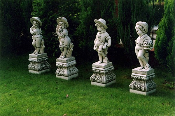 Столб античный, пьедестал