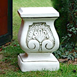 Столб античный с орнаментом