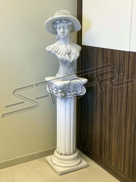 Колонна с капителью