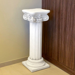 Колонна с капителью