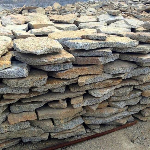 Галтованный плитняк Гранит Режевской 20-40 мм