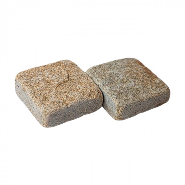 Галтованная брусчатка из Гранита Режевского, размер 100-100 мм, толщина 30-50 мм