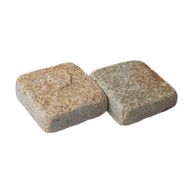 Галтованная брусчатка из Гранита Режевского, размер 200-200 мм, толщина 30-50 мм