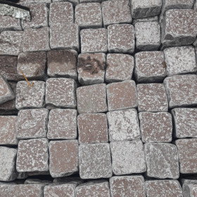 Колотая брусчатка из Лемезита, размер 100-100 мм, толщина 30 мм