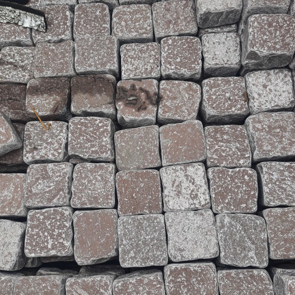 Колотая брусчатка из Лемезита, размер 100-100 мм, толщина 50 мм