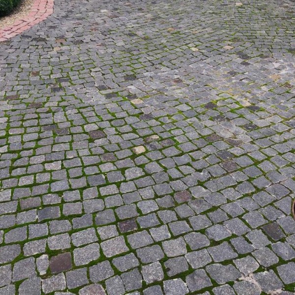 Пилено-колотая брусчатка из Гранита габбро, размер 100-100 мм, толщина 50 мм