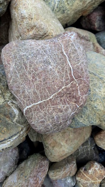 Валун Паутинник