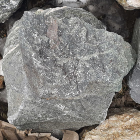 Валун Диобаз