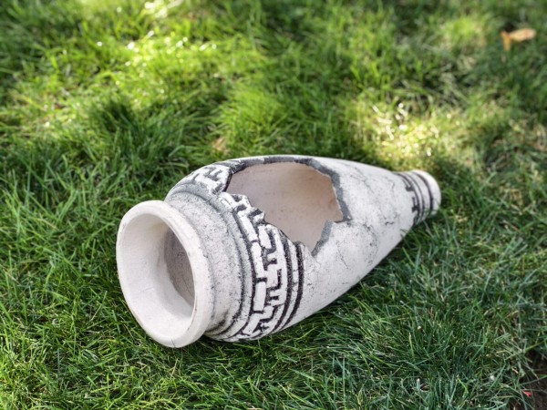 Амфора острая «Элис» с черным принтом