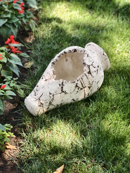 Амфора острая без ручек