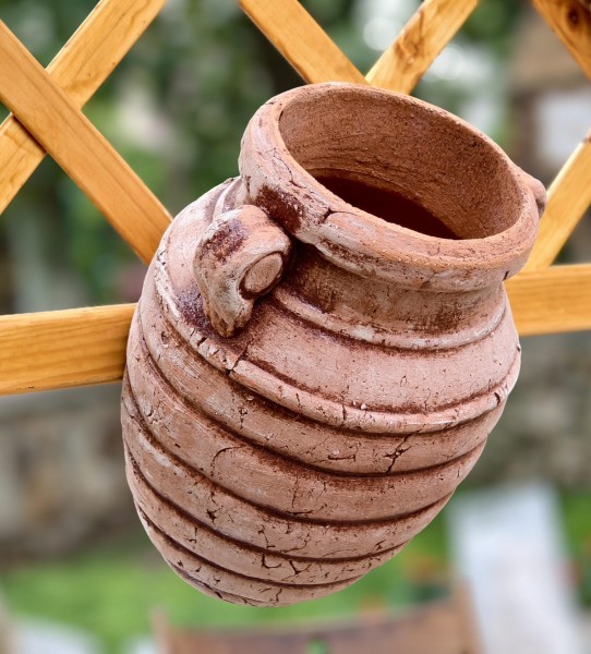 Амфора «Улей» с красным принтом