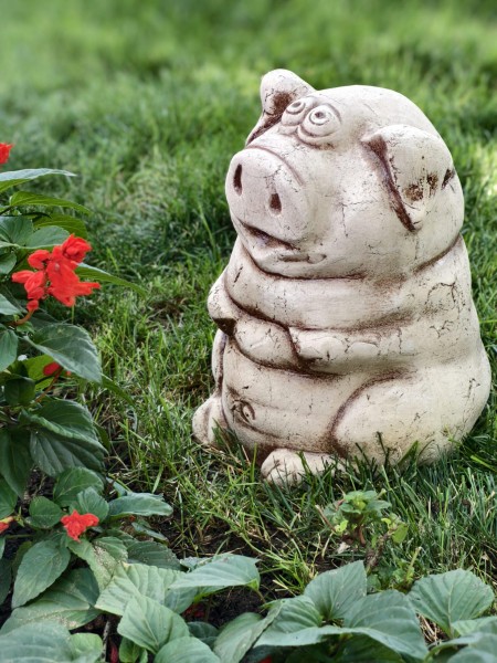 Скульптура декоративная «Поросенок»