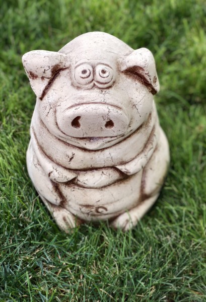 Скульптура декоративная «Поросенок»