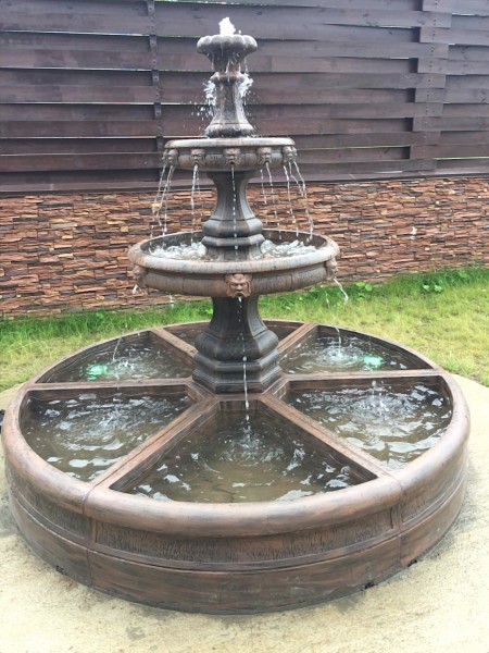 Фонтан античный Львы