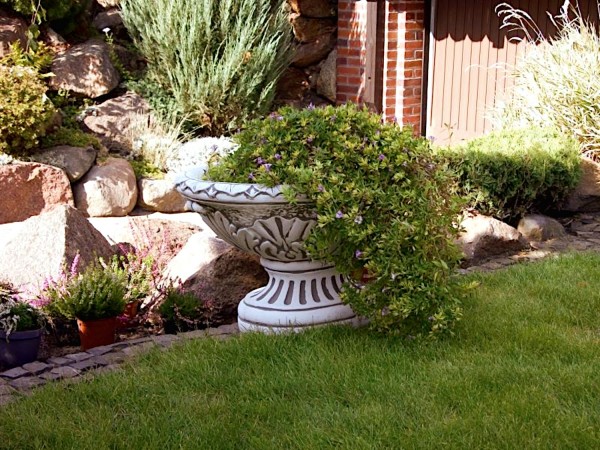 Вазон античный, овальный