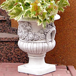 Вазон античный Розы