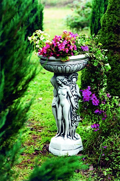 Вазон скульптурный Три грации