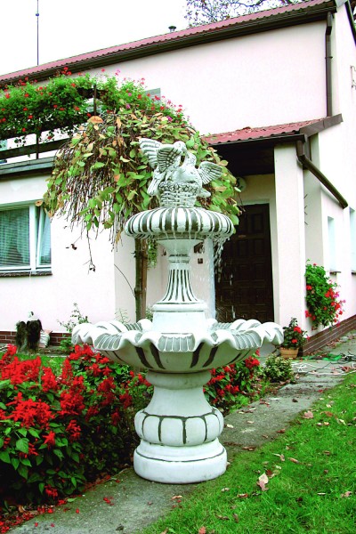 Фонтан классический Голуби