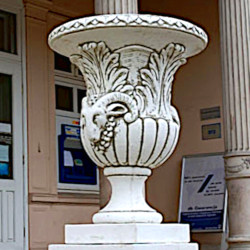 Вазон античный