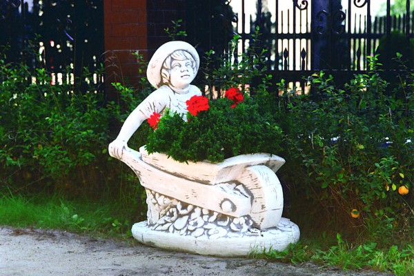 Вазон Гном с тачкой