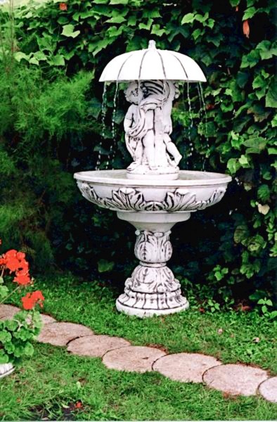 Фонтан античный Дети под зонтом