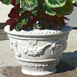 Вазон античный, круглый с орнаментом