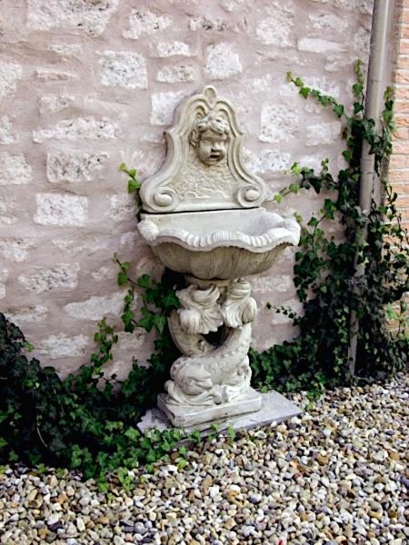 Фонтан античный Родник