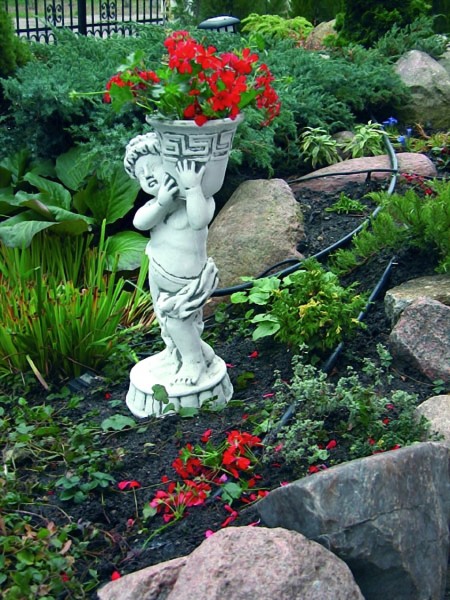 Вазон Мальчик с вазой